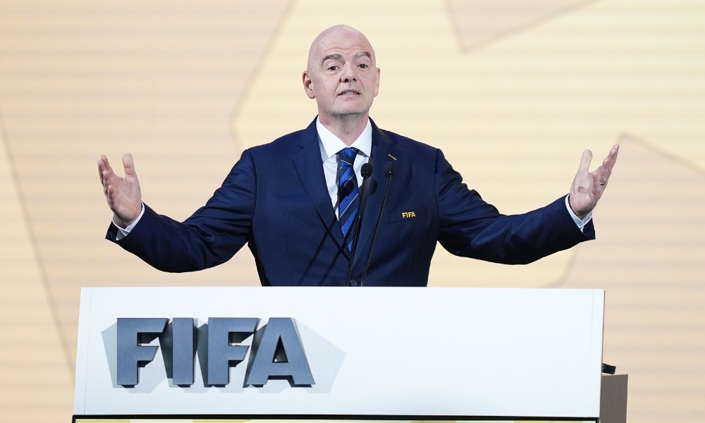 充满竞争的 充满竞争的